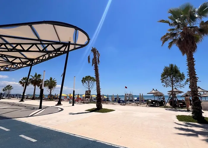 Mikael Sea View 公寓